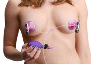 Vibrerende tepelzuigers voor een borst orgasme
